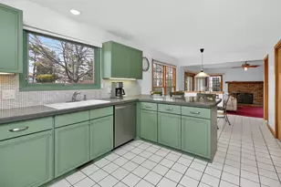 1518 Pine View Ct, Darien, IL 60561 - Photo 10