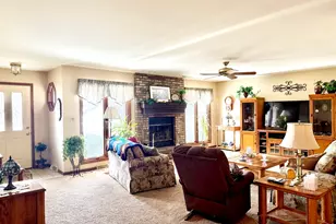 1131 Briar Ct, Ottawa, IL 61350 - Photo 6