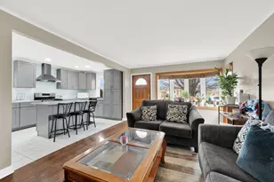 7709 Neenah Ave, Burbank, IL 60459 - Photo 6