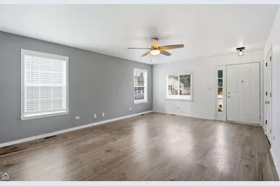 27071 N Ridge Street, Wauconda, IL 60084 - Photo 2