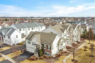 605 Treble Ln, Volo, IL 60073 - Photo 2