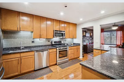 [Address not provided], Deerfield, IL 60015 - Photo 8