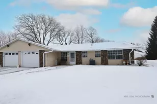 7302 Chevy Chase Ct, Fox Lake, IL 60020 - Photo 1