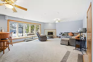 7388 Coventry Ln, Hanover Park, IL 60133 - Photo 16