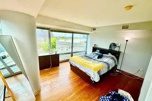 1720 Maple Ave, Evanston, IL 60201 - Photo 8