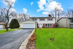 1045 Browning Ln, Lake Zurich, IL 60047 - Photo 2