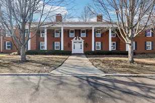 530 Devonshire Ln, Crystal Lake, IL 60014 - Photo 1