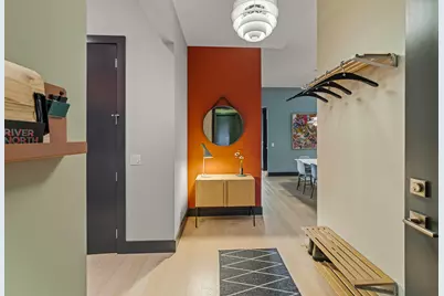 367 W Locust Street #507, Chicago, IL 60610 - Photo 2