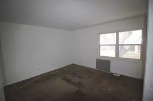 1723 McKool Ave, Streamwood, IL 60107 - Photo 10