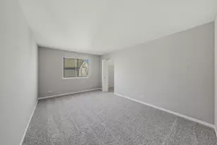 1053 Walker Ct, Antioch, IL 60002 - Photo 18