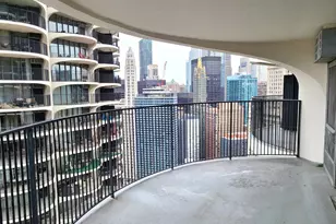 300 N State St, Chicago, IL 60654 - Photo 14