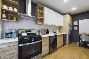 2439 W Walton St, Chicago, IL 60622 - Photo 2