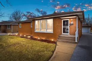 742 E 164th Pl, South Holland, IL 60473 - Photo 1