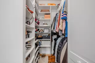 525 W Hawthorne Pl, Chicago, IL 60657 - Photo 14