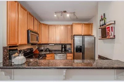 525 W Hawthorne Place #101, Chicago, IL 60657 - Photo 12