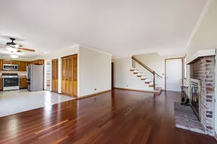 1008 Churchill Dr, Naperville, IL 60563 - Photo 10