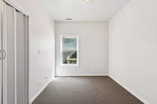 [Address not provided], Chicago, IL 60637 - Photo 18