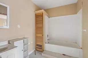 612 N Ogden Ave, Chicago, IL 60642 - Photo 28