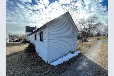 523 W Washington Avenue, Greenville, IL 62246 - Photo 6