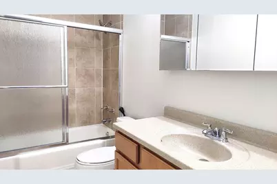 960 Beau Drive #109, Des Plaines, IL 60016 - Photo 2