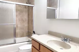 960 Beau Dr, Des Plaines, IL 60016 - Photo 2