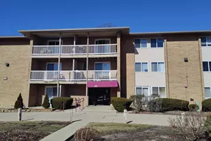 960 Beau Dr, Des Plaines, IL 60016 - Photo 1