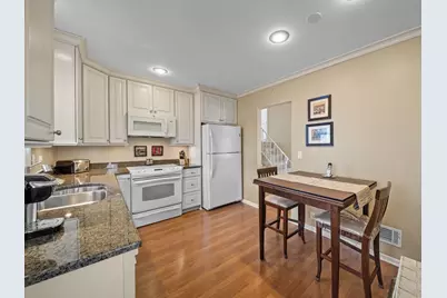 925 N Pecos Avenue, Mount Prospect, IL 60056 - Photo 8