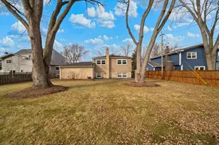 925 N Pecos Ave, Mount Prospect, IL 60056 - Photo 20