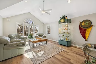 1424 E Jonquil Circle, Arlington Heights, IL 60004 - Photo 14