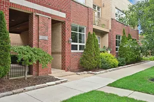 5318 N Ravenswood Ave, Chicago, IL 60640 - Photo 2