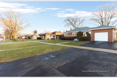 853 E 166th Street, South Holland, IL 60473 - Photo 2