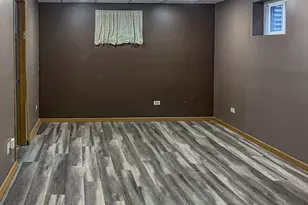 10205 W Chicago Ave, Beach Park, IL 60099 - Photo 12
