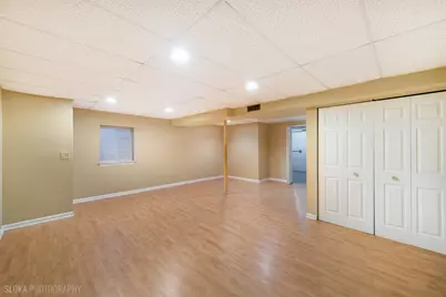 735 Nashua Court, Crystal Lake, IL 60012 - Photo 32