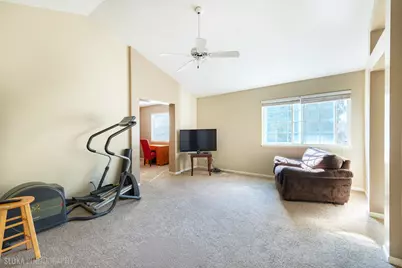 735 Nashua Court, Crystal Lake, IL 60012 - Photo 18