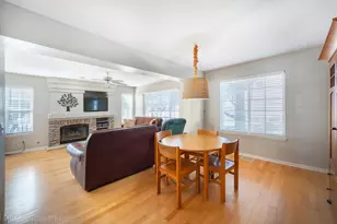 735 Nashua Ct, Crystal Lake, IL 60012 - Photo 16