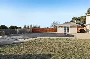 2019 E Avon Ln, Arlington Heights, IL 60004 - Photo 48