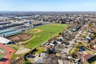 2019 E Avon Ln, Arlington Heights, IL 60004 - Photo 56