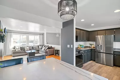 1809 Maplewood Court, Lindenhurst, IL 60046 - Photo 4