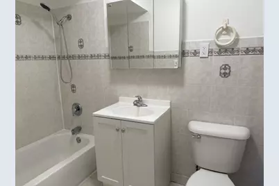 1105 Holiday Lane #20, Des Plaines, IL 60016 - Photo 12