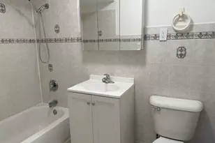 1105 Holiday Ln, Des Plaines, IL 60016 - Photo 12