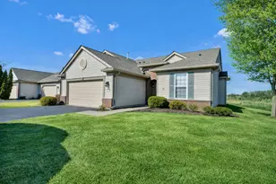 11268 Bellflower Ln, Huntley, IL 60142 - Photo 2