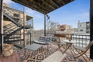 1031 N Mozart St, Chicago, IL 60622 - Photo 14