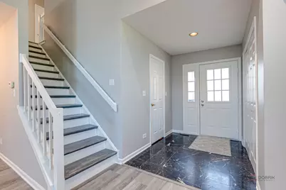 384 Bentley Place, Buffalo Grove, IL 60089 - Photo 2