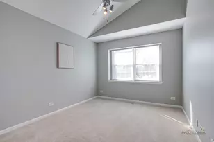 384 Bentley Pl, Buffalo Grove, IL 60089 - Photo 26