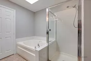 384 Bentley Pl, Buffalo Grove, IL 60089 - Photo 22