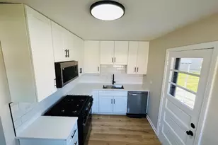 768 N Rohde Ave, Hillside, IL 60162 - Photo 4