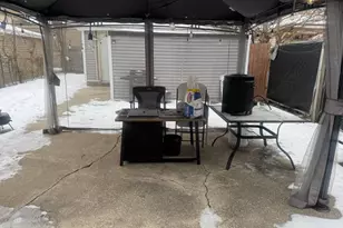 8520 S Kingston Ave, Chicago, IL 60617 - Photo 26