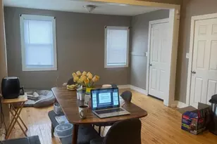 8520 S Kingston Ave, Chicago, IL 60617 - Photo 12