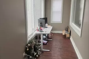 8520 S Kingston Ave, Chicago, IL 60617 - Photo 6