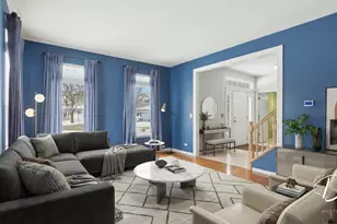 275 N Cambridge Ct, Grayslake, IL 60030 - Photo 8